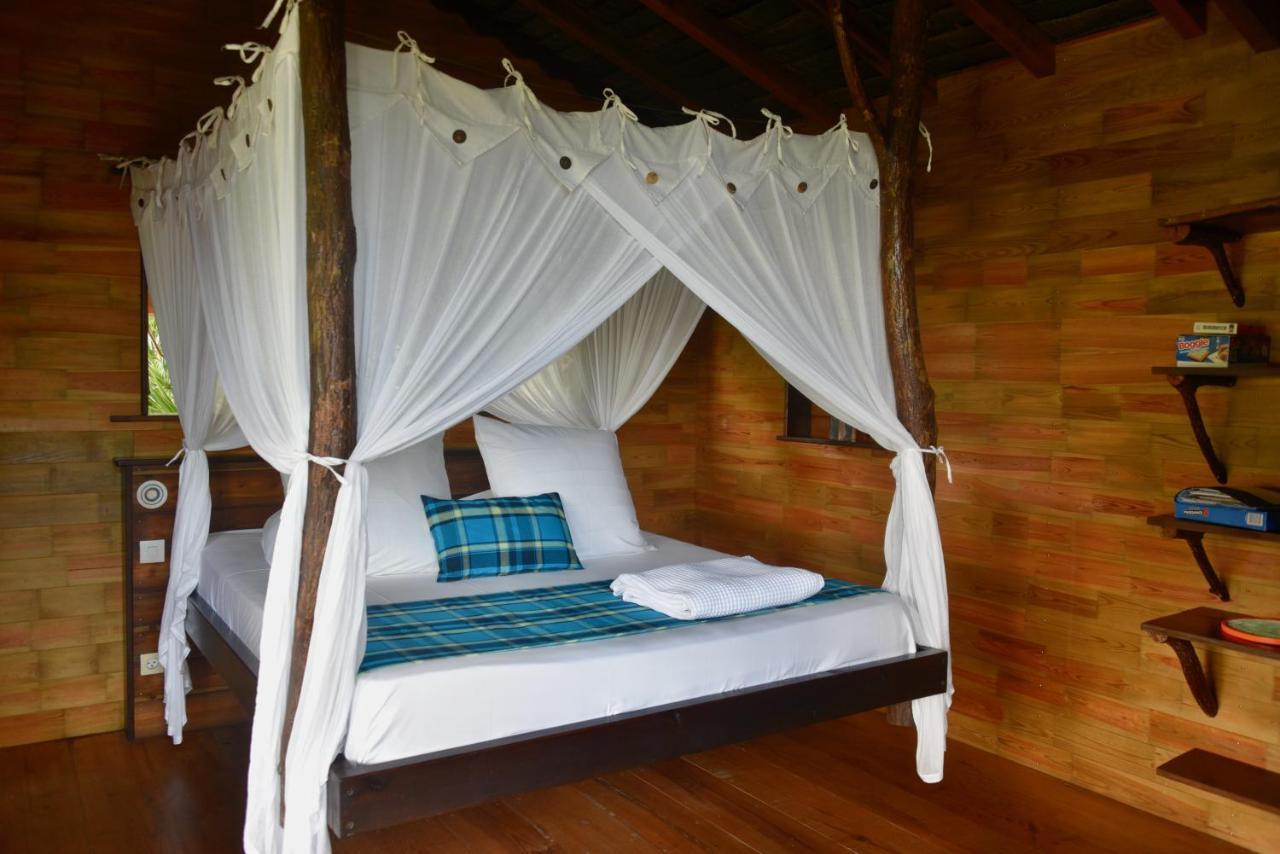 Domaine Karaibes Villa Deshaies Bagian luar foto